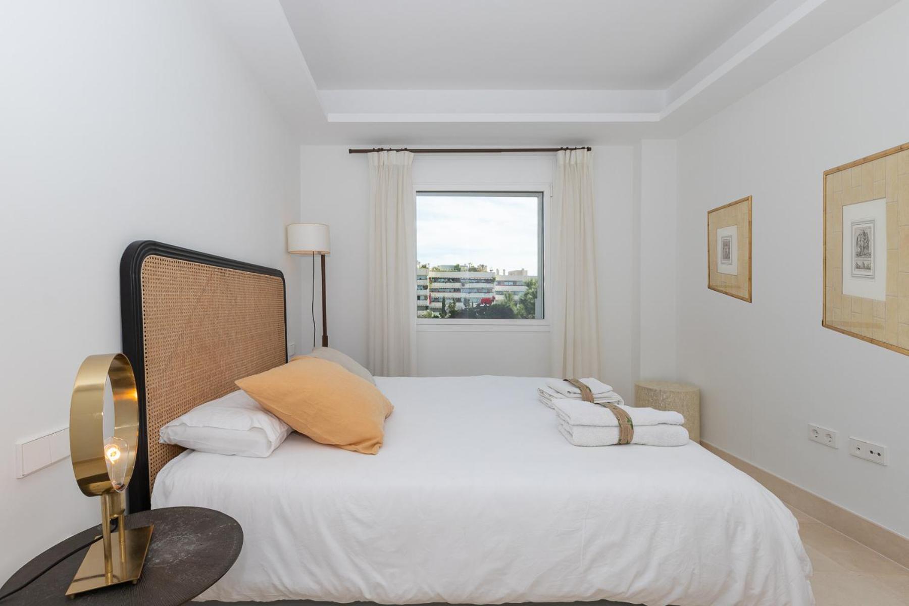 Lujoso Apartamento Con Piscina En Paseo Maritimo Марбеля Екстериор снимка